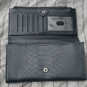 Snake print pattern wallet